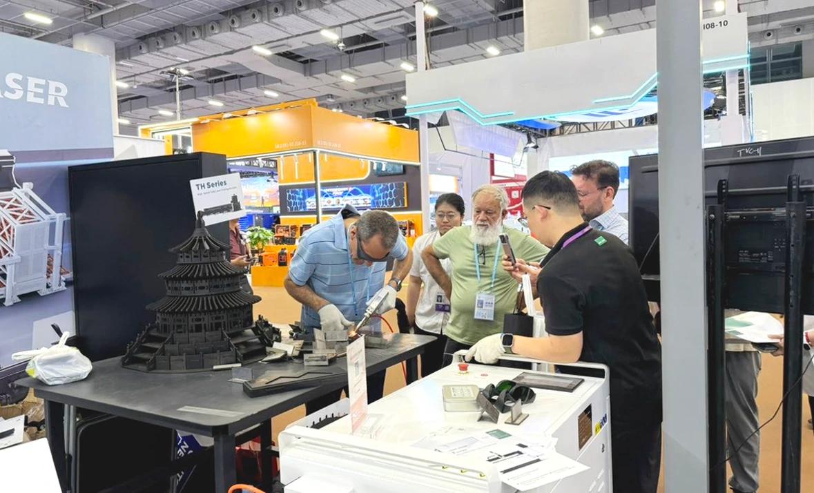 Laser AORE di Pameran Canton ke-138 (2).jpg